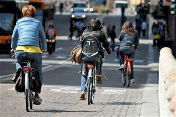 proposta di legge targhe a biciclette